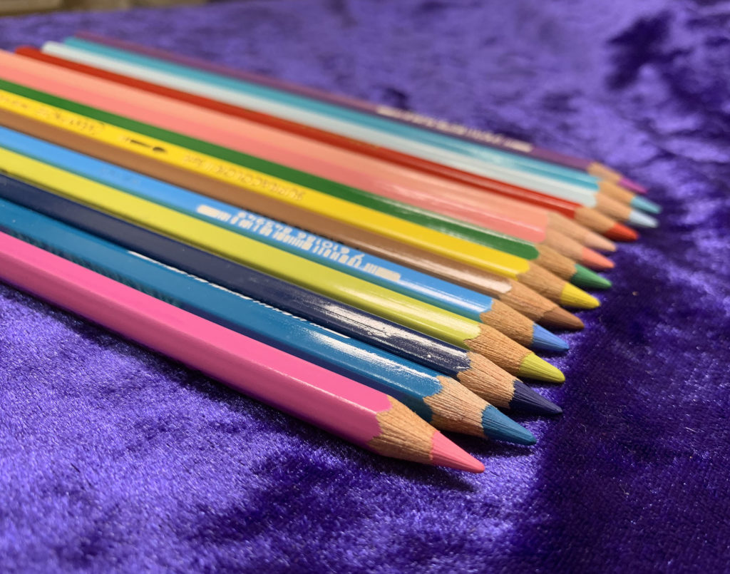 色鉛筆 のおすすめメーカー プロ向けを含め8選をご紹介します 幻想画家 奥田みき公式サイト 光の幻想アート