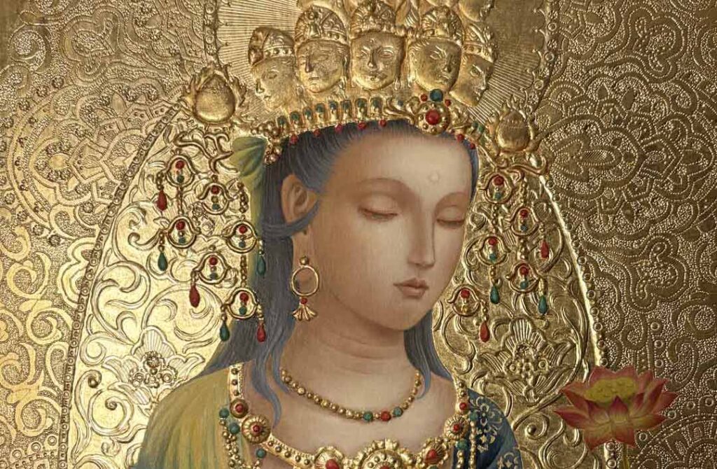 テンペラ技法で描かれた奥田みきの神仏画。伝統と現代感覚を融合させた幻想的な表現"